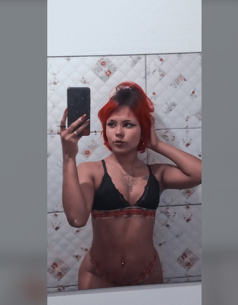 latina-brasil-goth-teen-84cb07195bf3.png