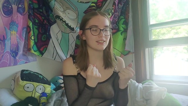 Squirting With My Amazing New Rose Toy – Izzy Hellbourne