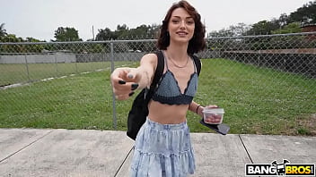 Blooms on the Bus | MyGothGf.com